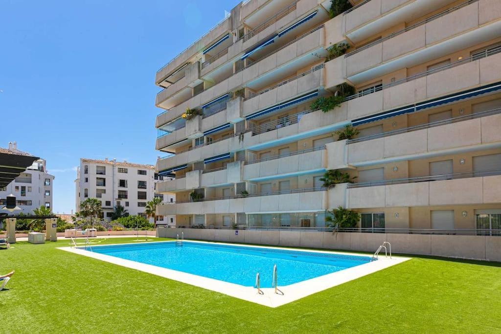 Luminous In Puerto Banus, * Marbella